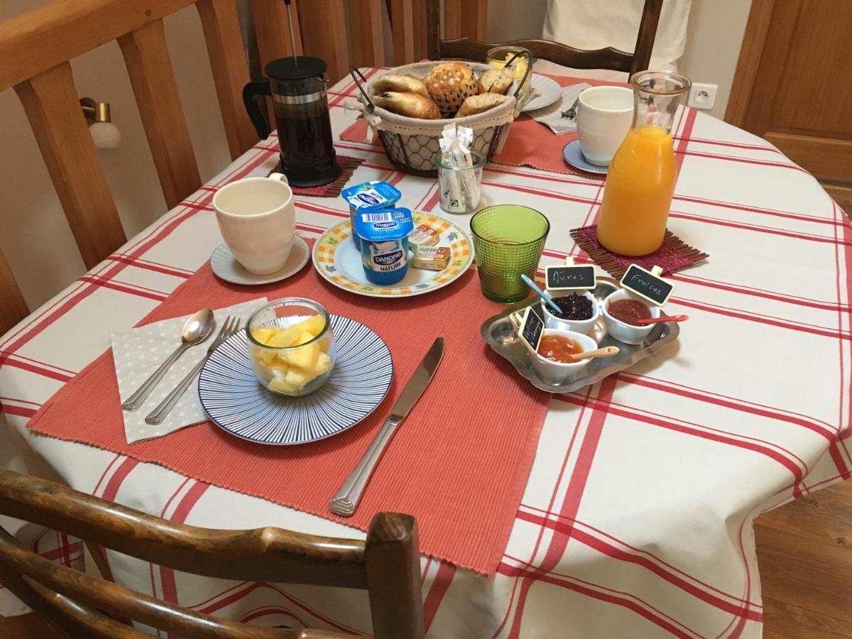 Bed and Breakfast Les Trois Provinces Couffy Exterior foto